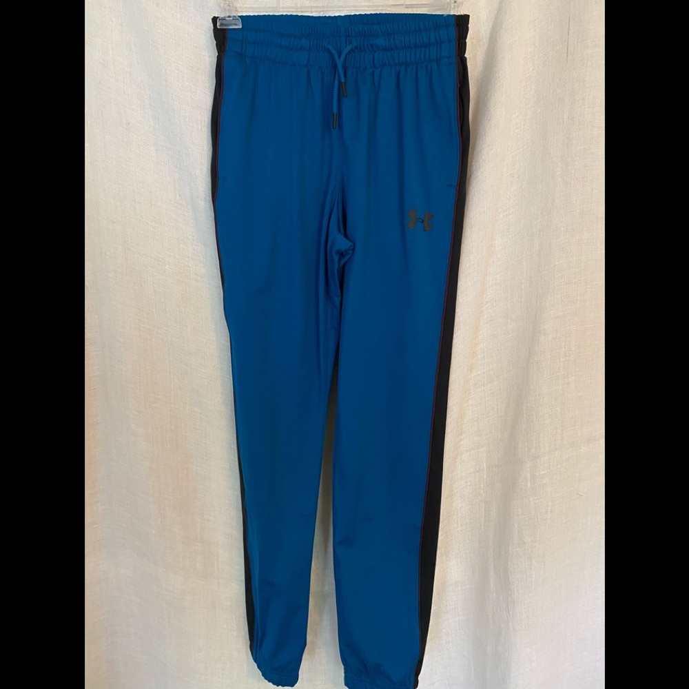 UNDER ARMOUR SPORT PANTS.
